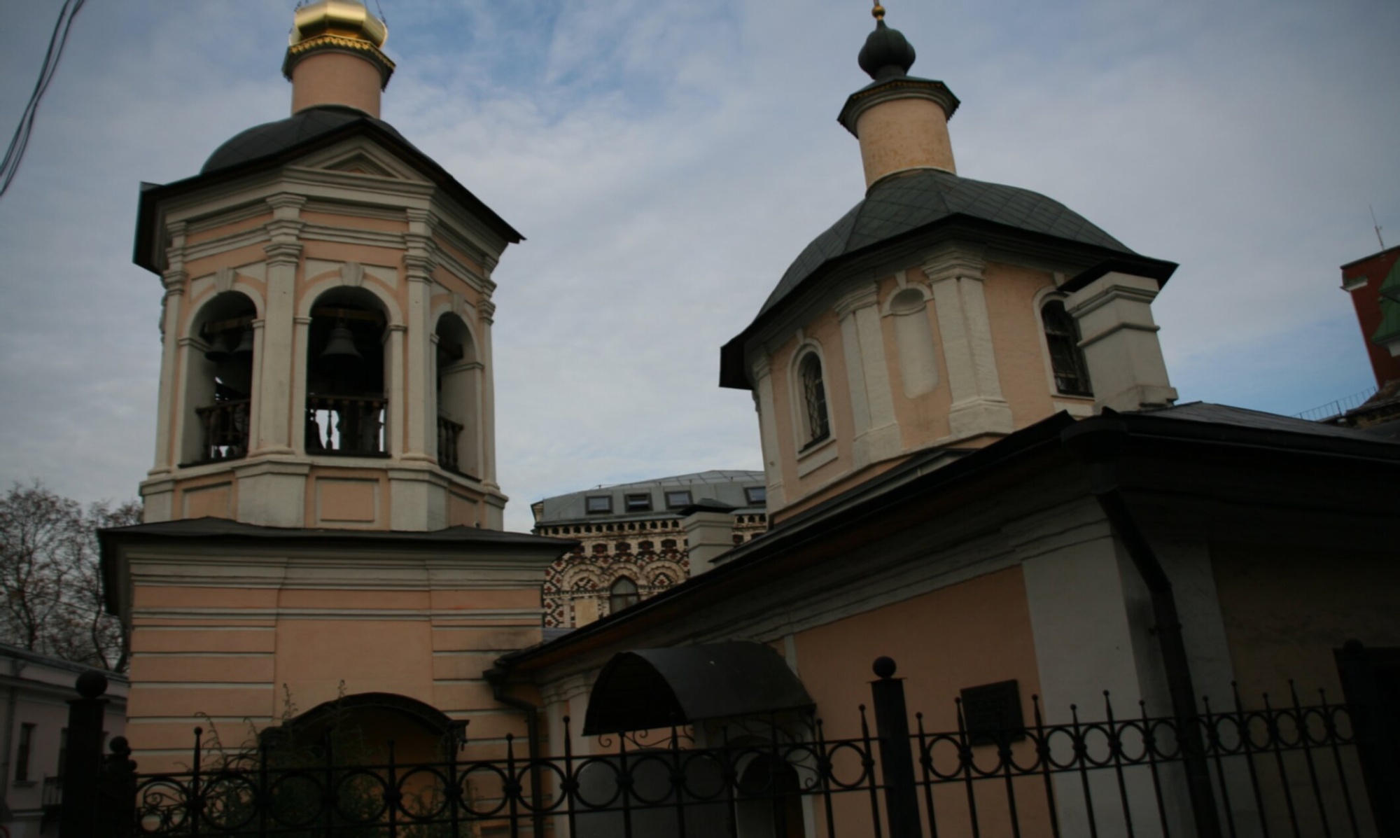 Храм Преподобного Сергия Радонежского в Крапивниках