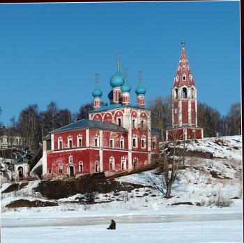 Казанско-Преображенская церковь в Тутаеве — зимний вид на Волге