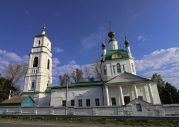 Храм Троицы Живоначальной в селе Хотеичи