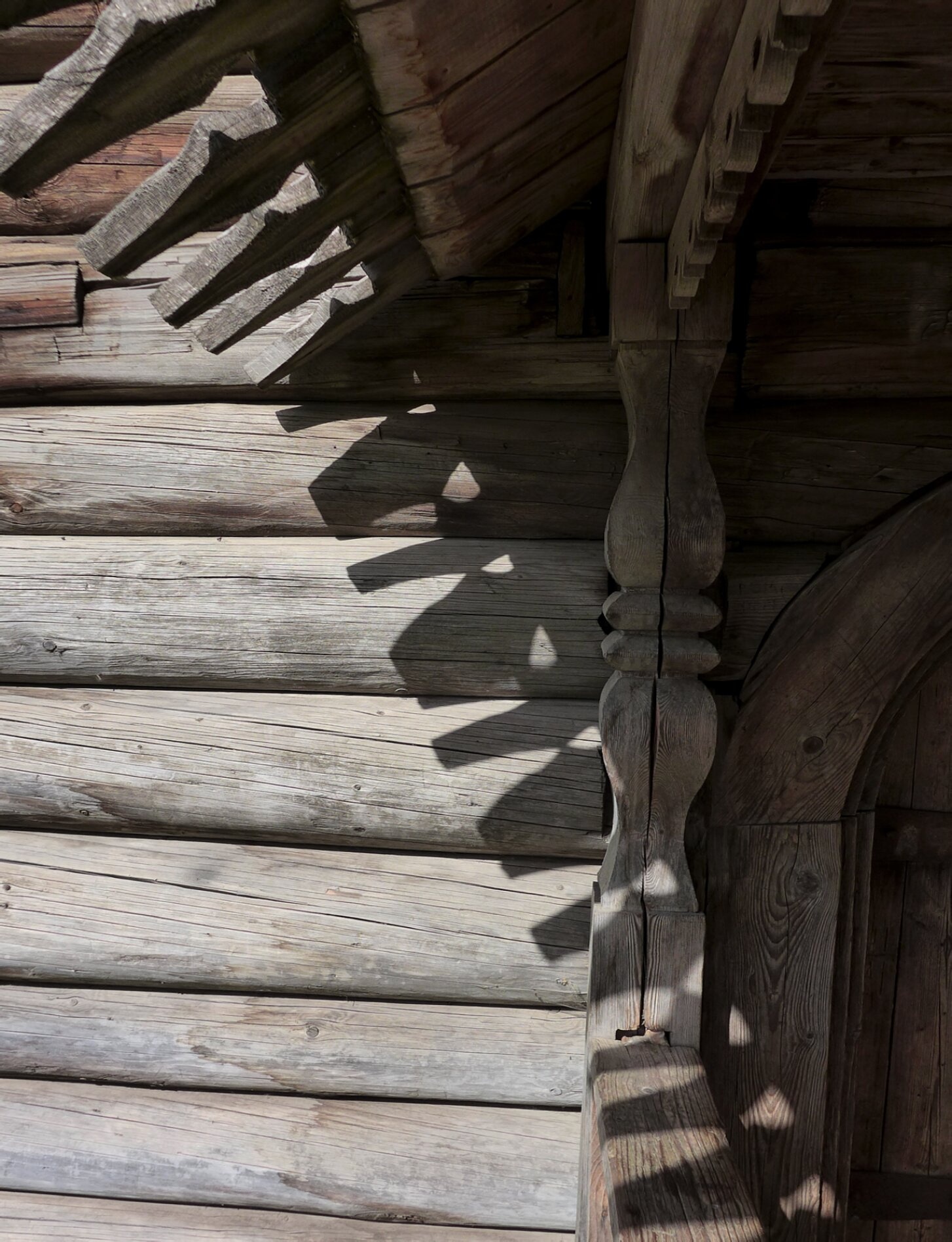 Деревянное зодчество Церкви Тихвинской иконы Божьей Матери в Торжке