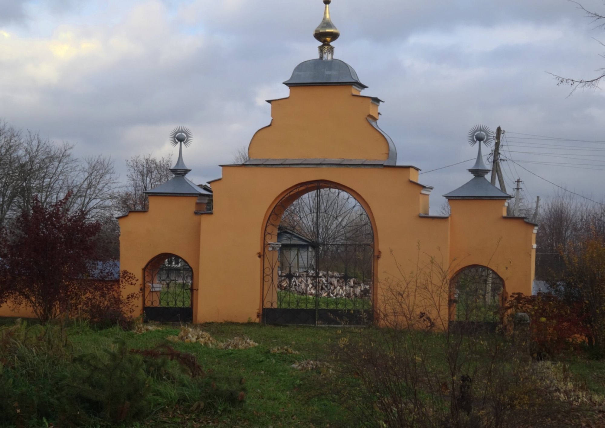 Ворота Церкви Воскресения Христова в Ермолино