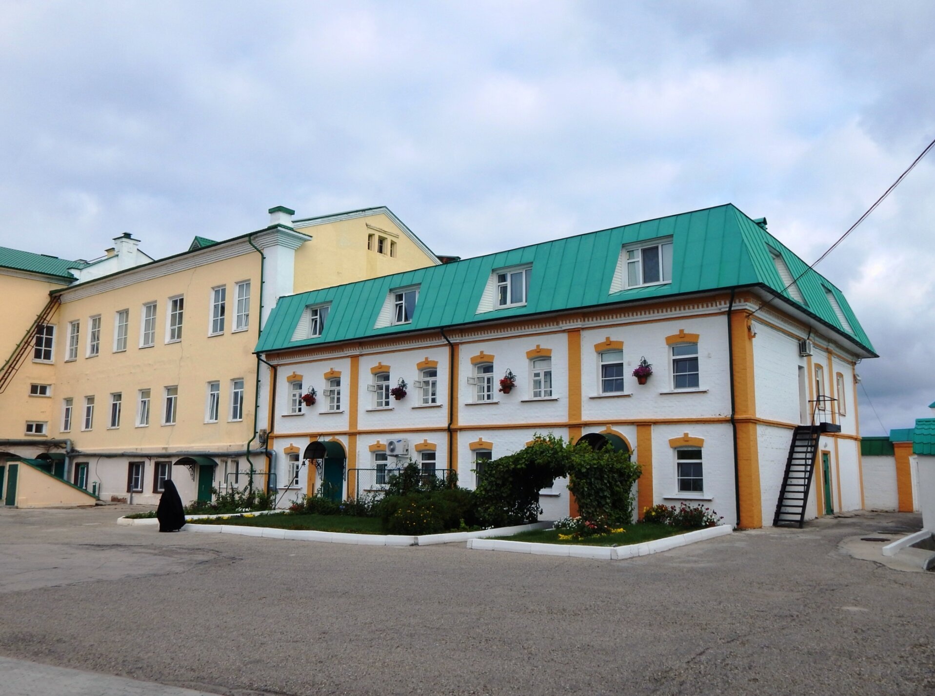 Свято-Троицкий мужской монастырь в Чебоксарах