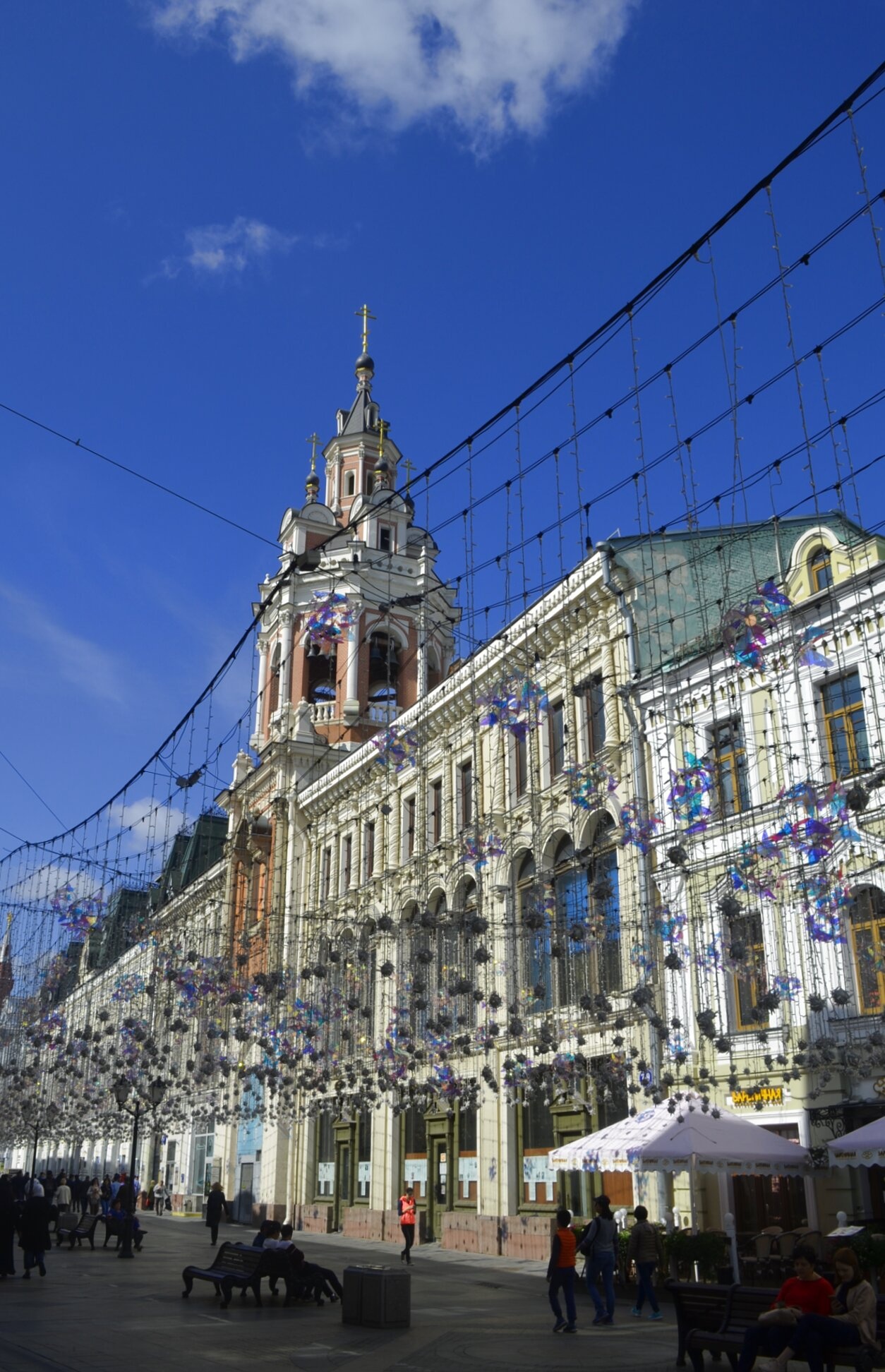 Никольская улица и Заиконоспасский монастырь в Москве