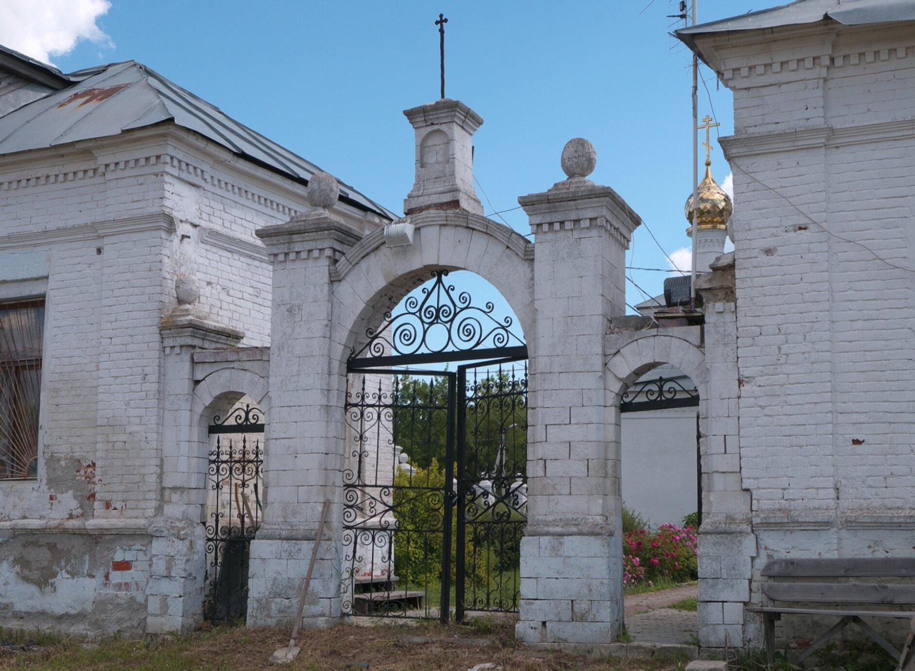 Святые врата Казанского храма в селе Киясово