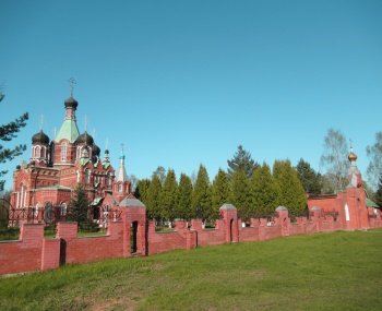 Храм Первоверховных Апостолов Петра и Павла в Ярцево