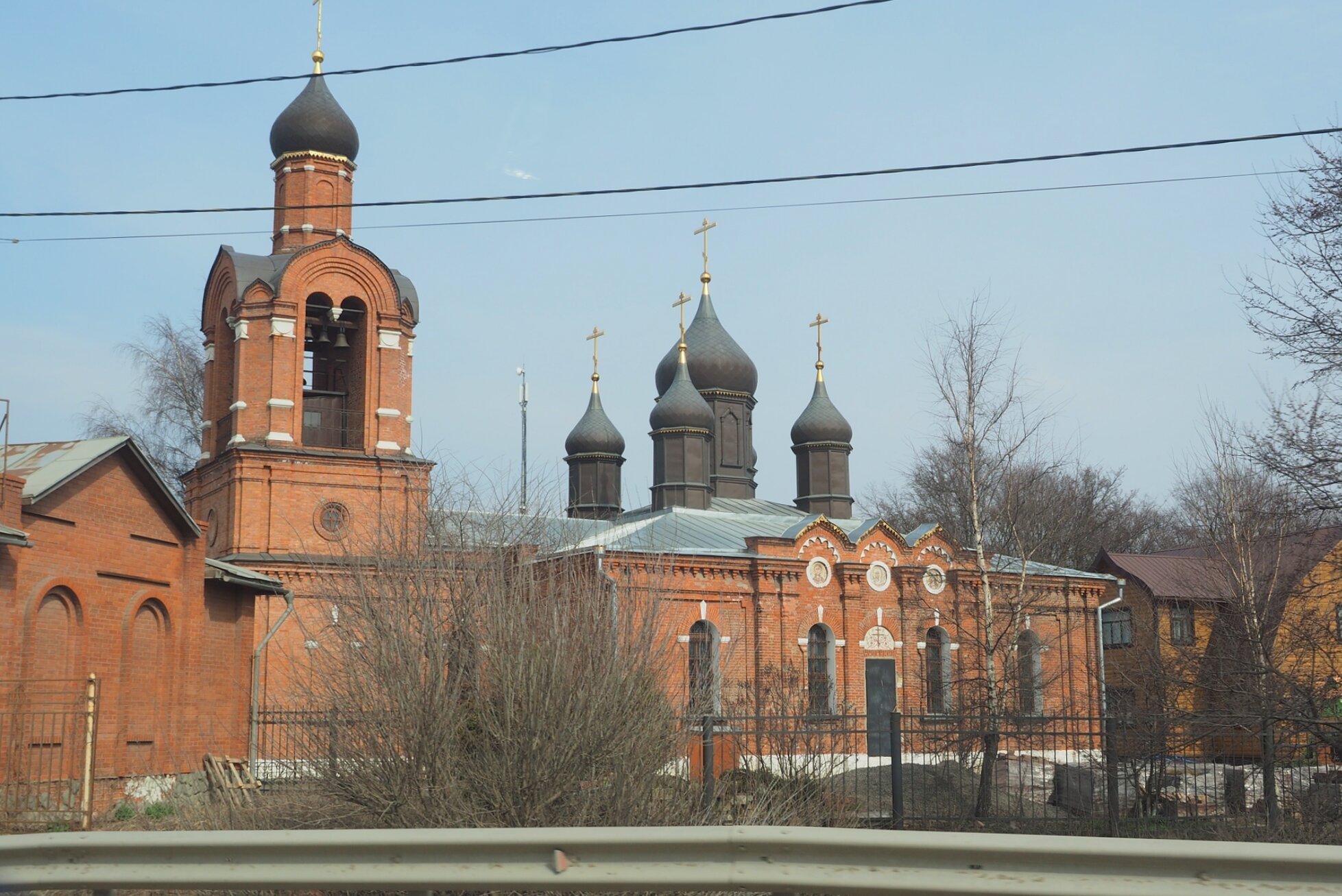 Николо-Пешношский монастырь в зимнем убранстве