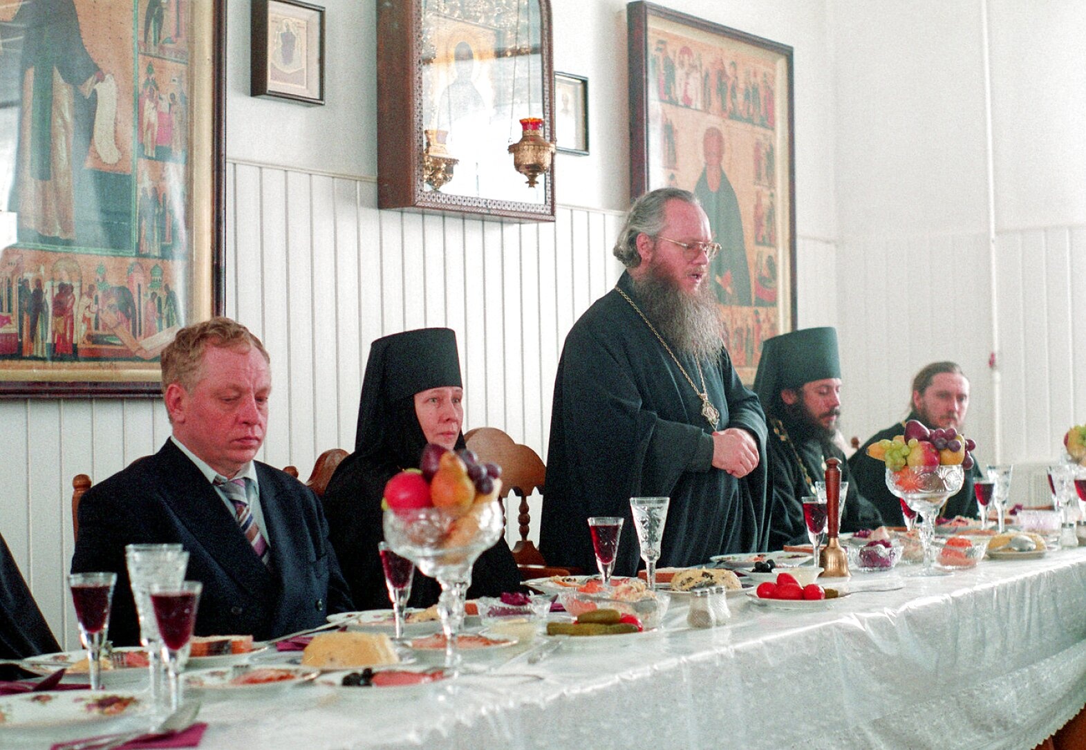 Торжественная трапеза в Николо-Сольбинском женском монастыре