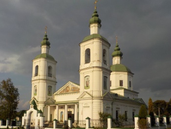 Храм Воскресения Христова в селе Молоди