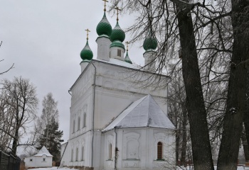 Летняя Введенская церковь в селе Введенье
