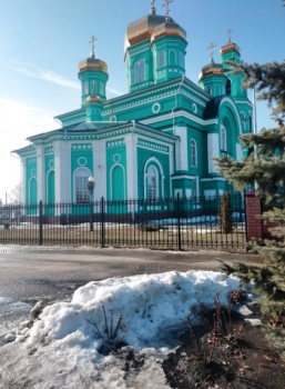 Свято-Троицкий собор в поселке Ровеньки