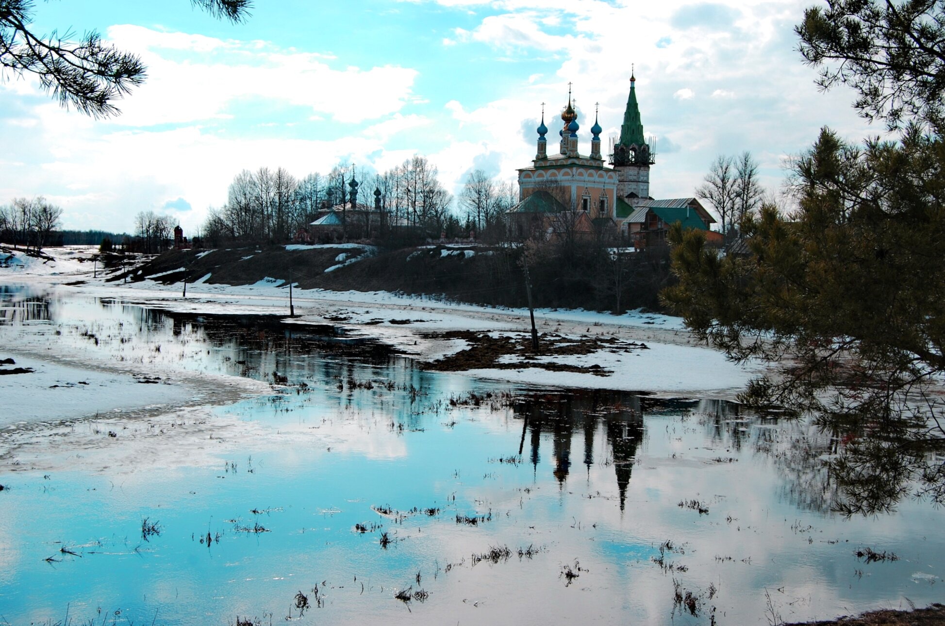 Церковь Рождества Богородицы в селе Горицы