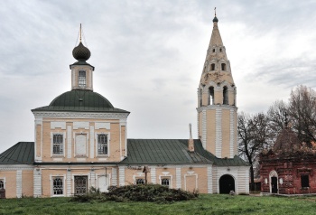 Троицкая церковь в Тутаеве – история и архитектура кладбищенского храма