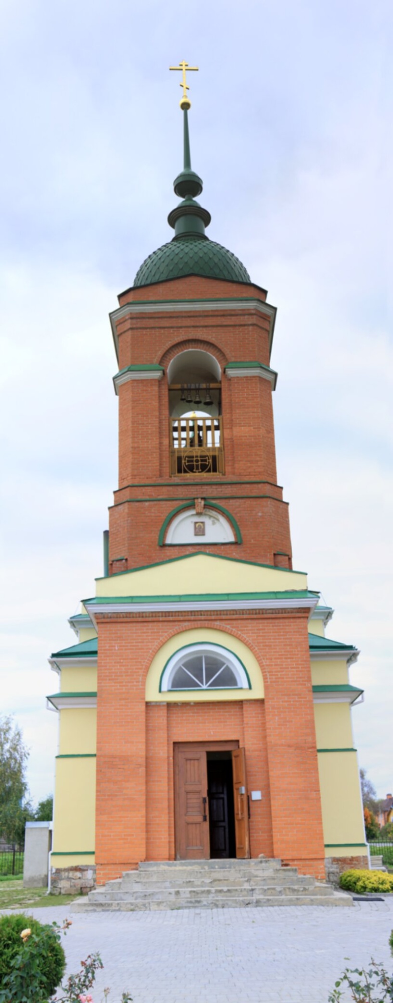 Колокольня Васильевской церкви в селе Васильевское