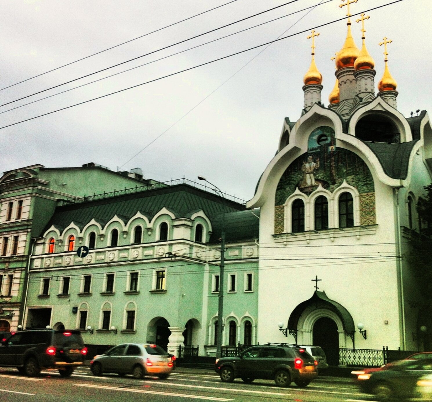 Храм Собора Дивеевских святых на Подворье Серафимо-Дивеевского монастыря в Москве