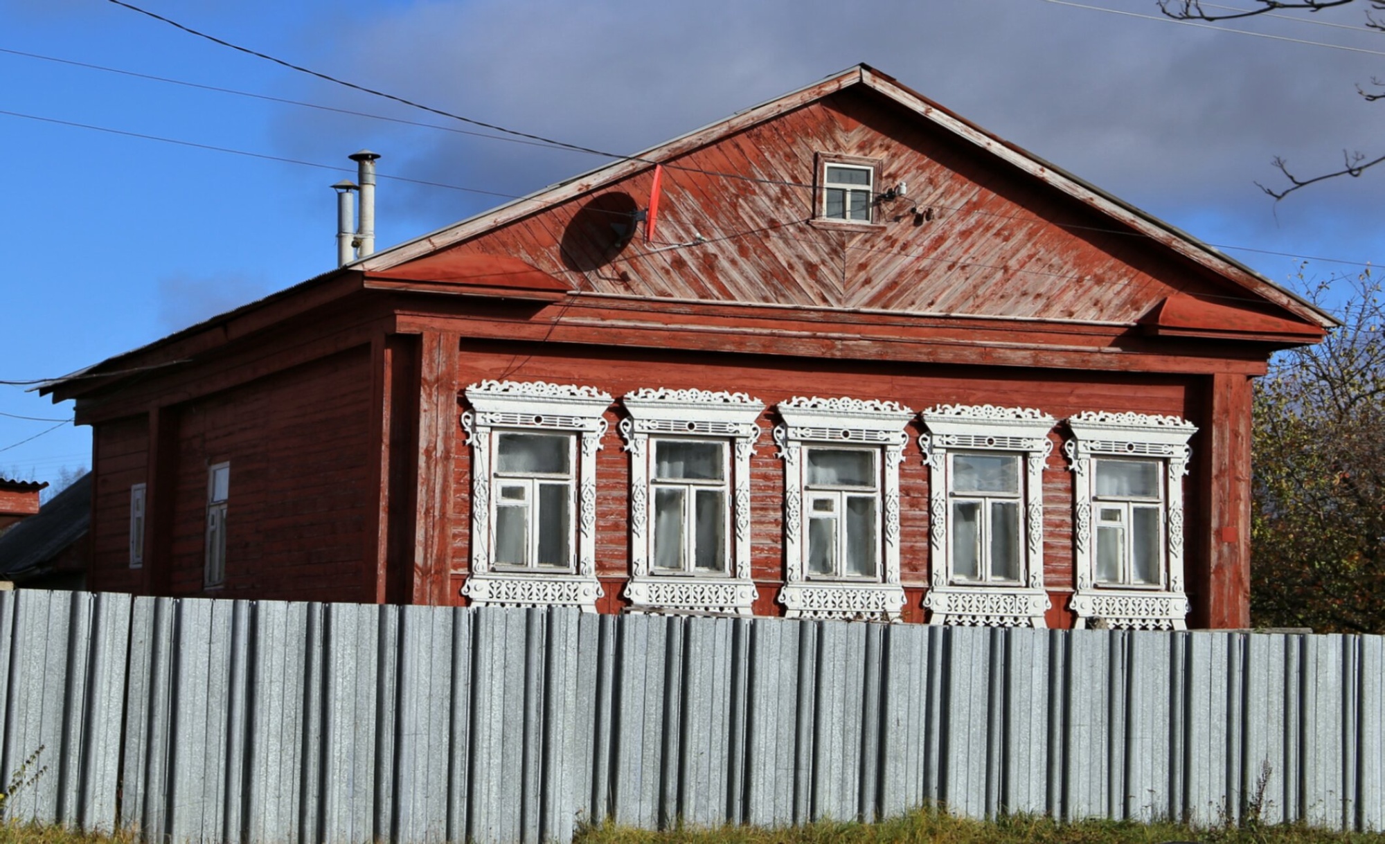 Дом Ставровских в деревне Китово - памятник деревянной архитектуры