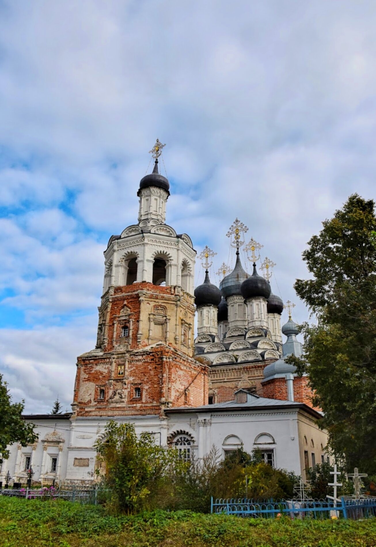 Троицкая церковь в селе Дединово