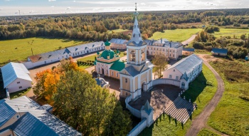 Введено-Оятский женский монастырь с высоты птичьего полета