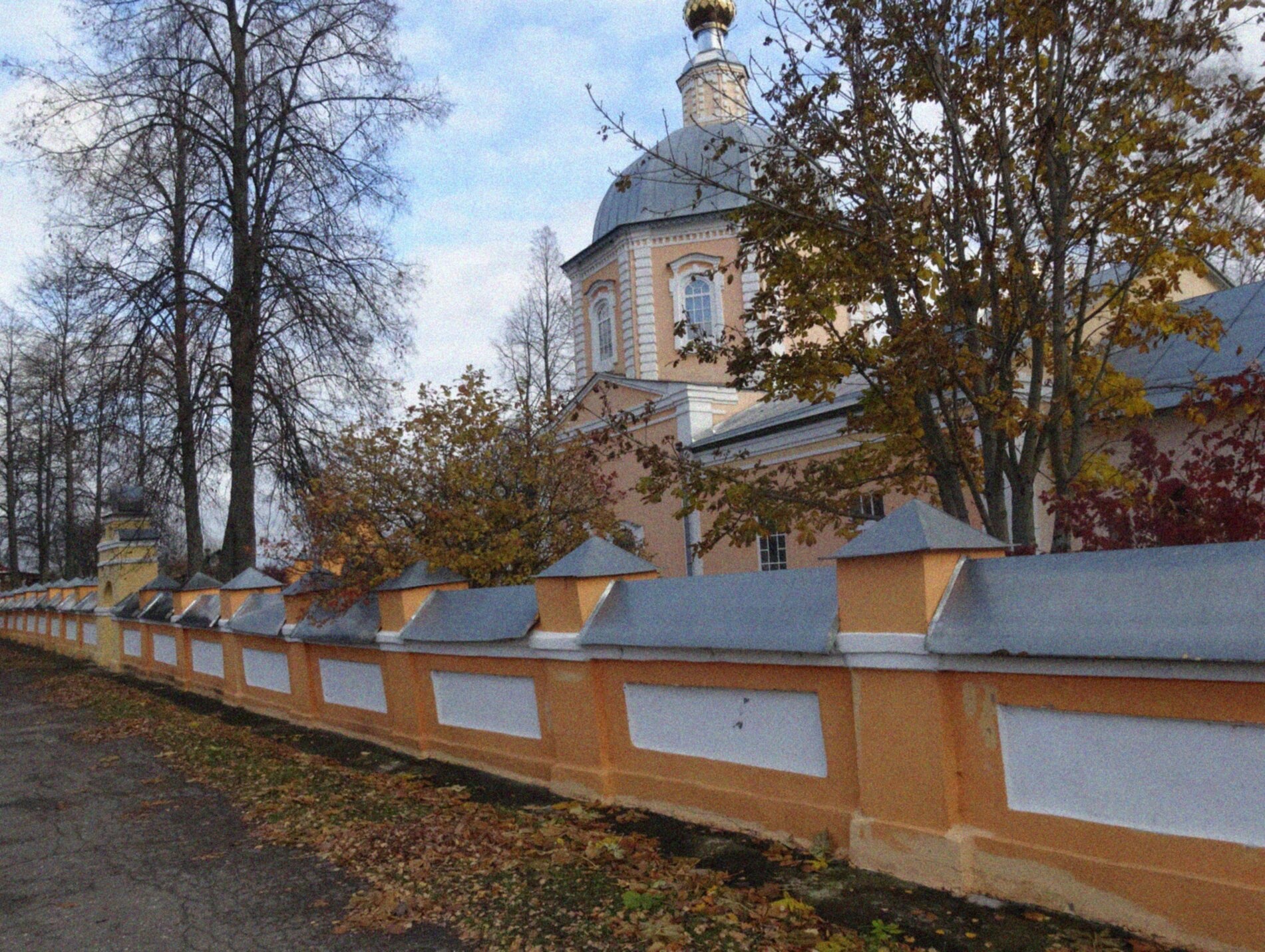 Храм Воскресения Словущего в селе Ермолино