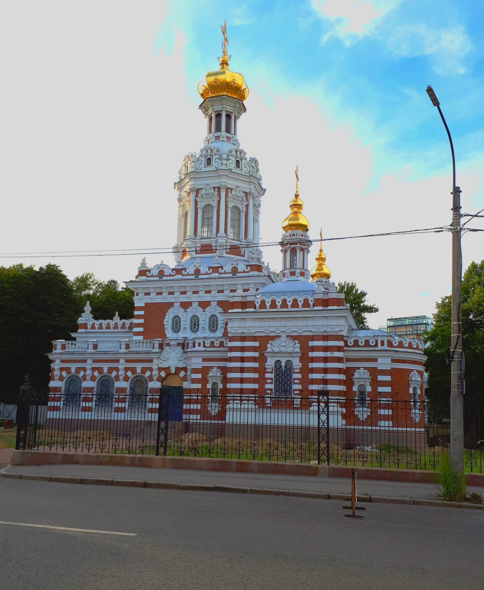 Воскресенская церковь на Смоленском кладбище в Санкт-Петербурге
