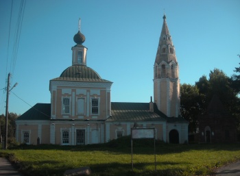 Троицкая церковь в Тутаеве - храм на кладбище