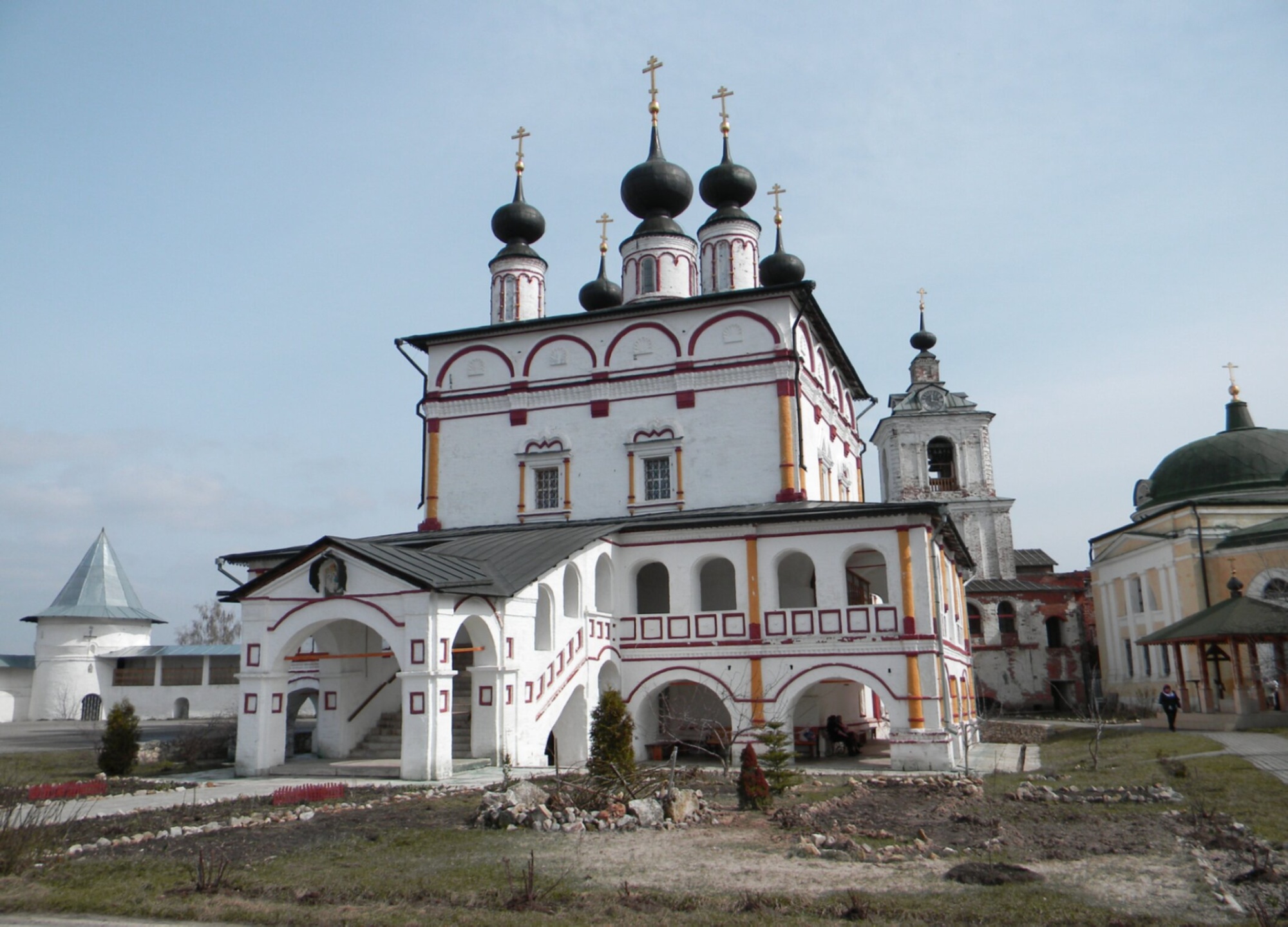 Свято-Троицкий Белопесоцкий монастырь в Ступино