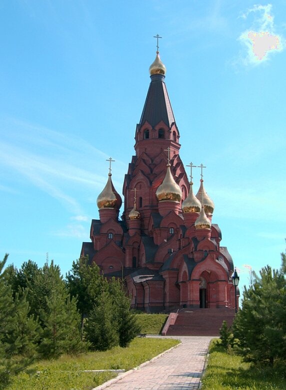 Крестовоздвиженский собор в Лесосибирске — величественный храм Сибири