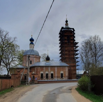Храм Преображения Господня в селе Спас-Темня