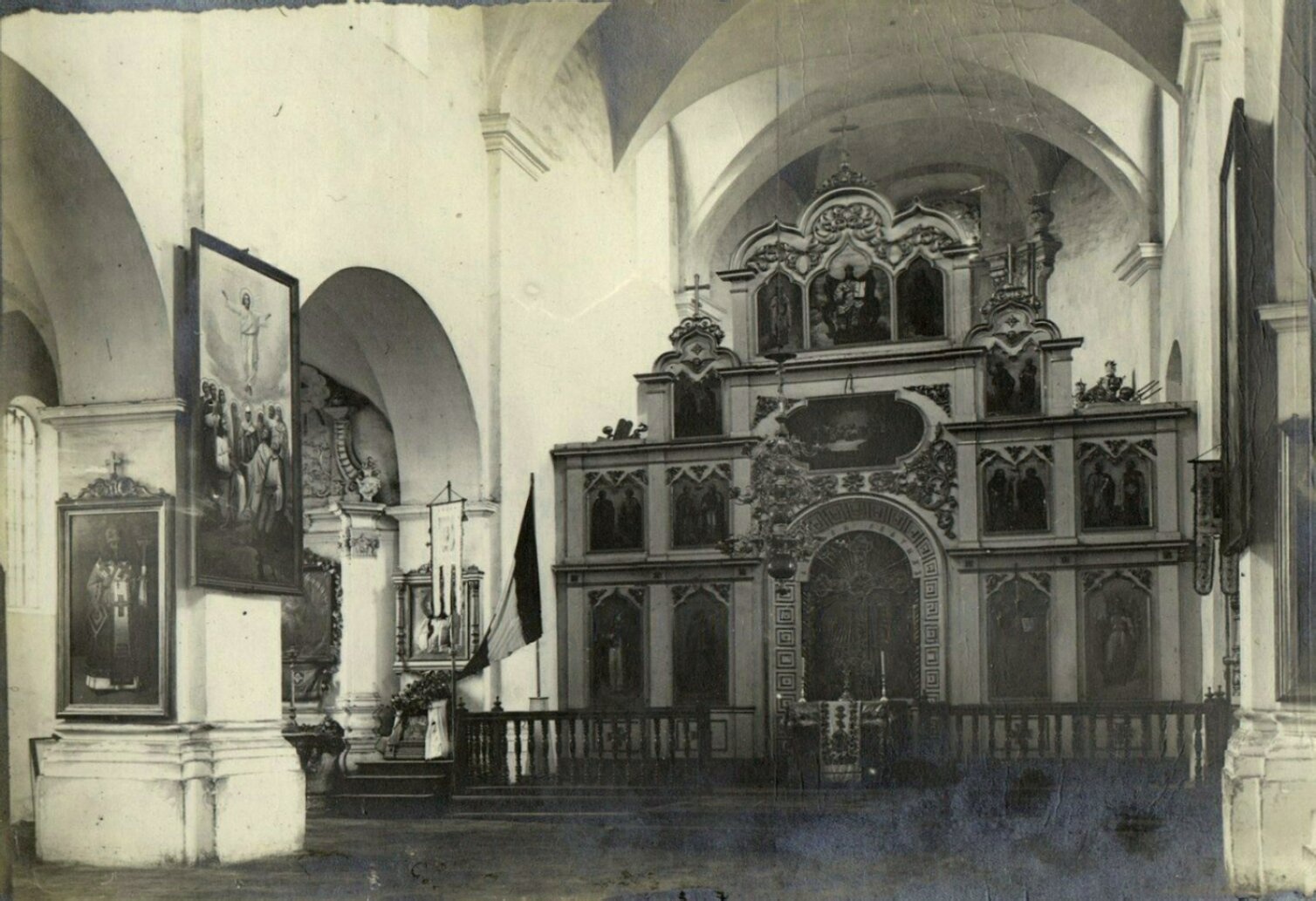 Интерьер Церкви Покрова Пресвятой Богородицы в деревне Кривошин