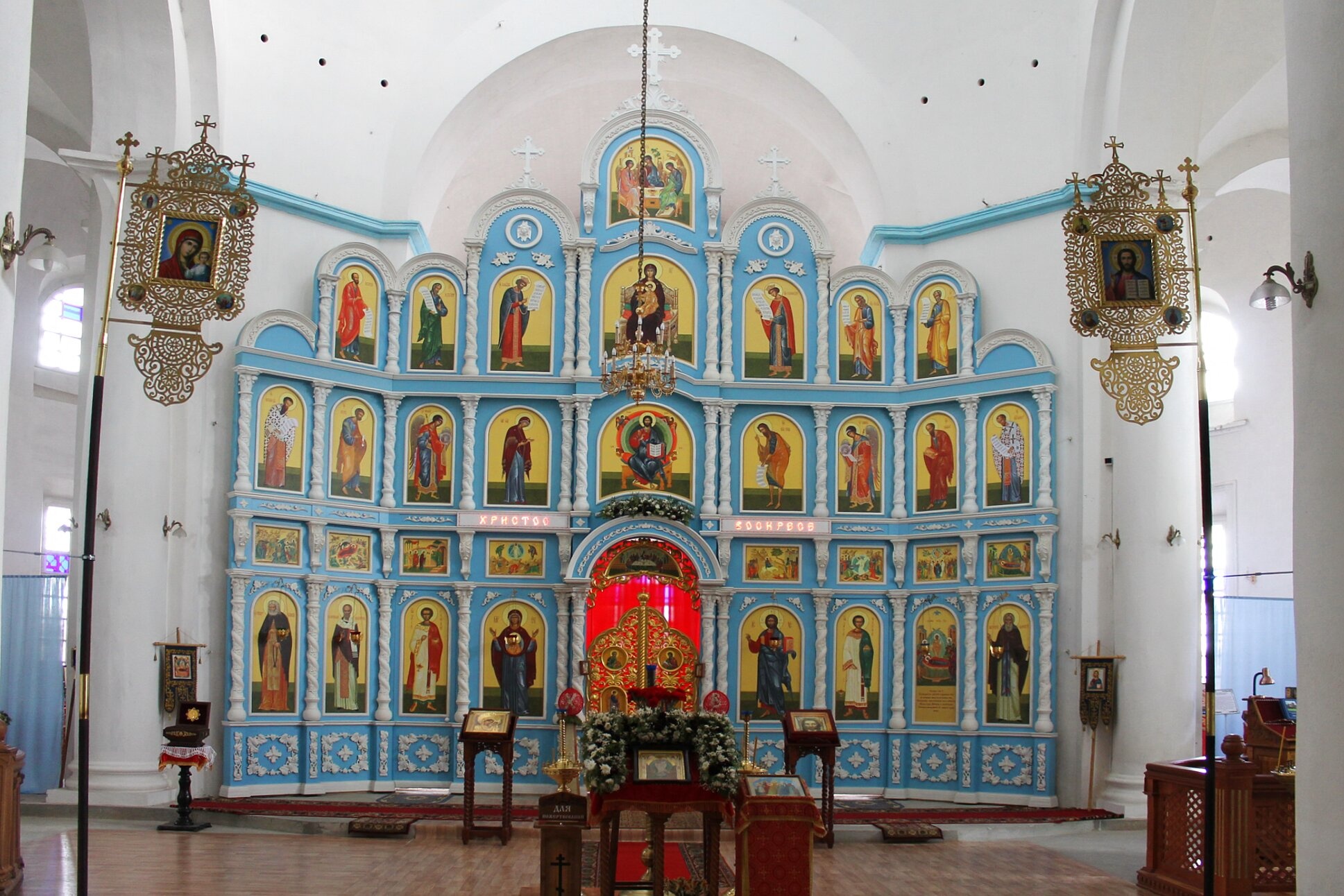 Иконостас Успенского собора в Рыльске