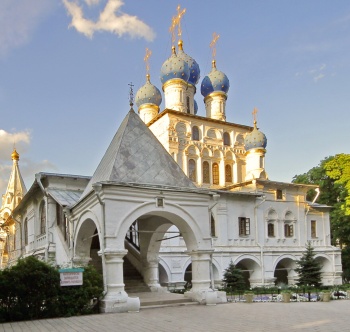 Храм Казанской иконы Божией Матери в Коломенском: взгляд через фотографию