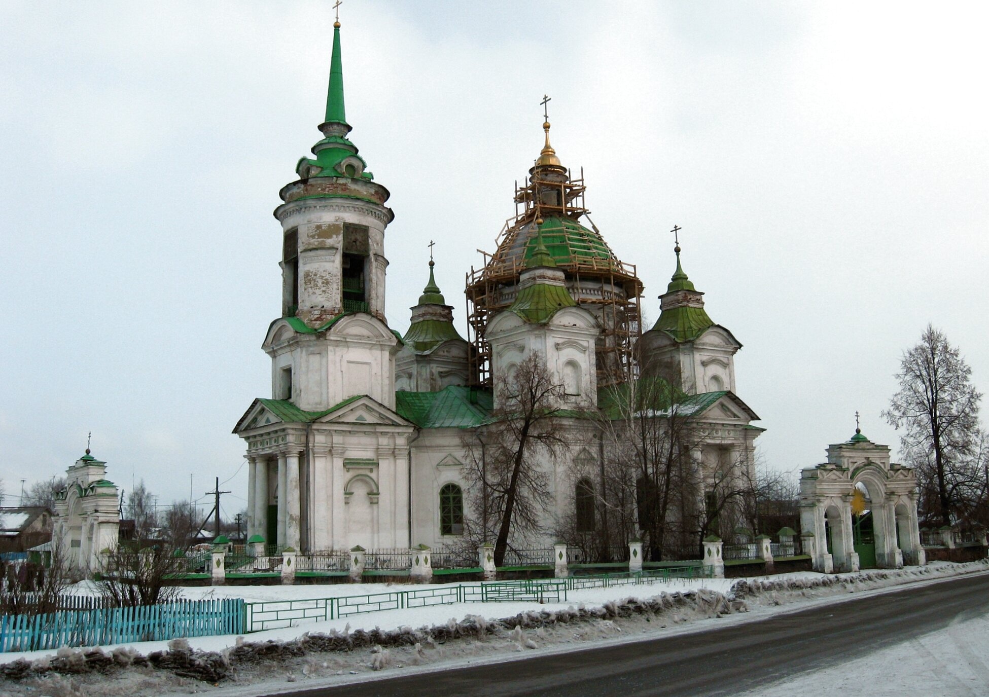 Храм во имя святителя Николая Чудотворца в селе Быньги