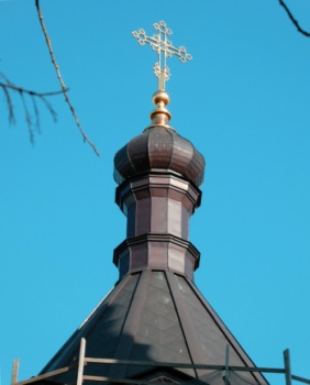 Купол и крест Воскресенского собора в Луге