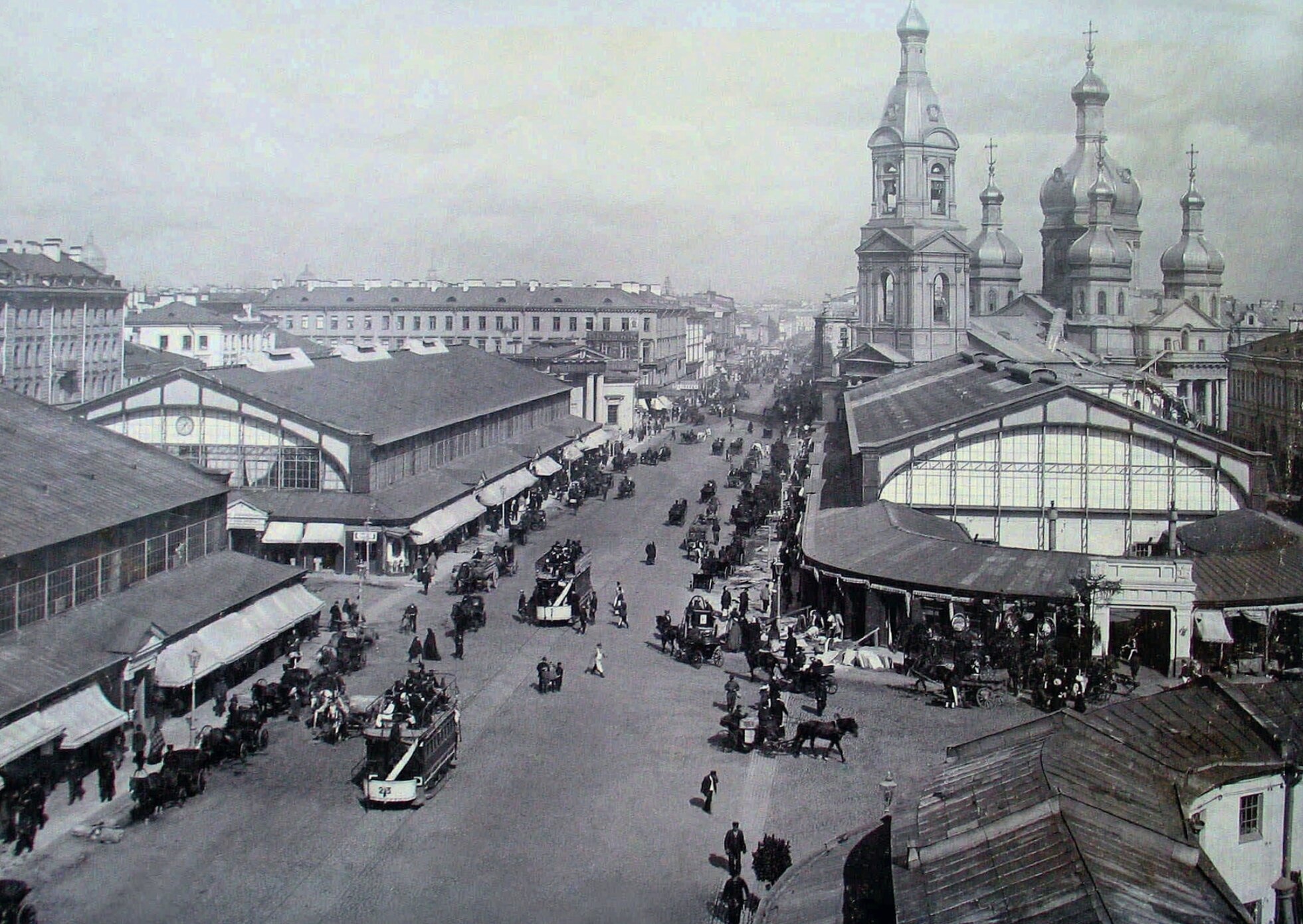 Сенная площадь Санкт-Петербурга с Церковью Спаса на Сенной в начале XX века