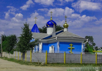Свято-Никольский храм в городе Пласт