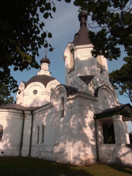 Церковь Святой Троицы в Лебедево
