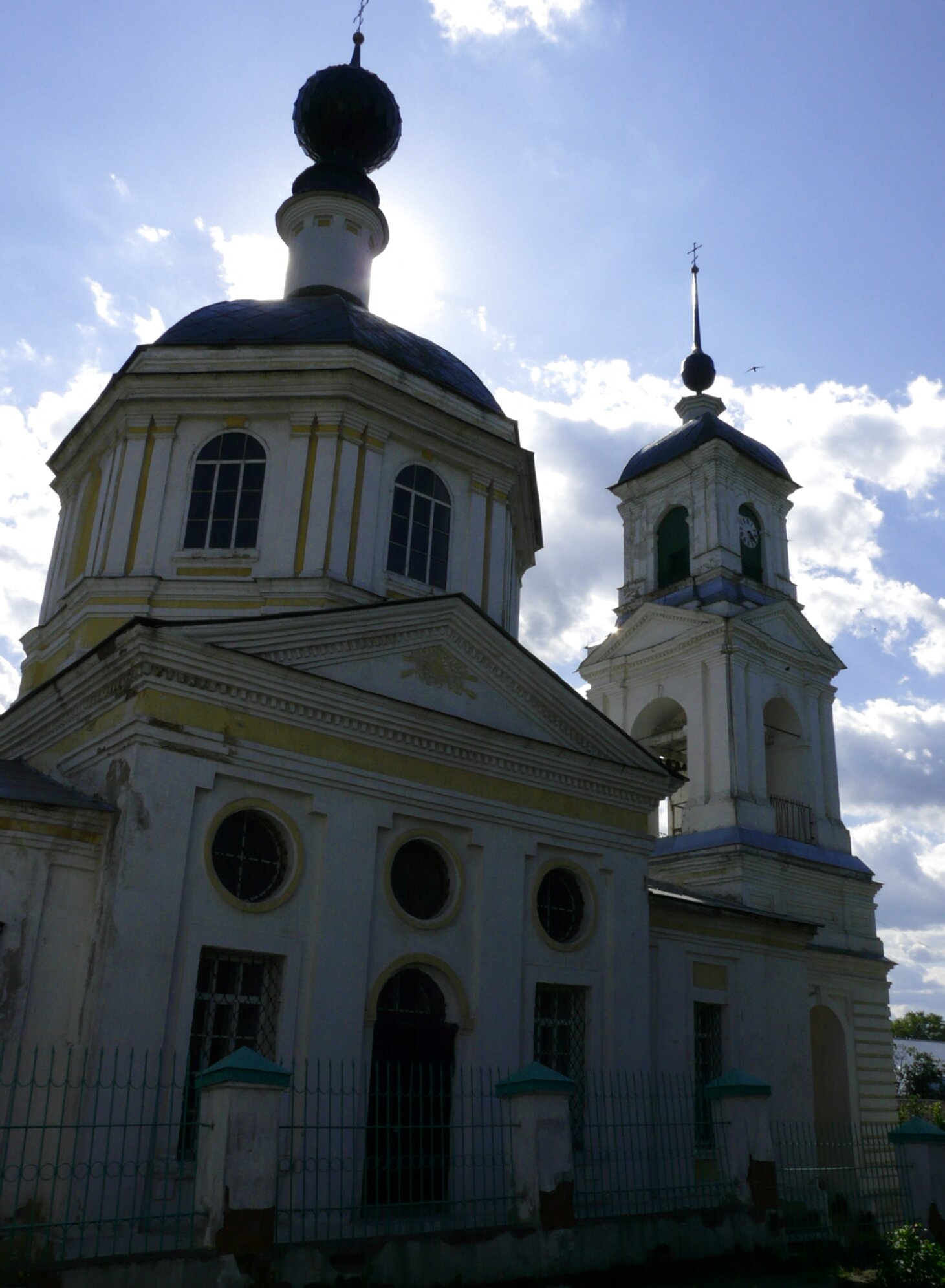 Храм Святых Апостолов Петра и Павла в селе Петровское