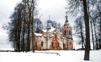 Троицкая церковь в селе Домовицы - зимняя фотография