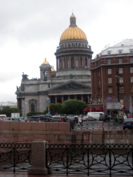 Исаакиевский собор: вид на площадь перед храмом
