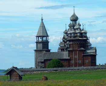 Церковь Преображения Господня на острове Кижи — жемчужина русского деревянного зодчества