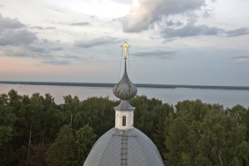 Воскресенская церковь в селе Нежитино