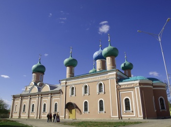Спасо-Преображенский собор в Тихвине