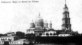 Спасо-Преображенский собор в Рыбинске — вид с реки Волги