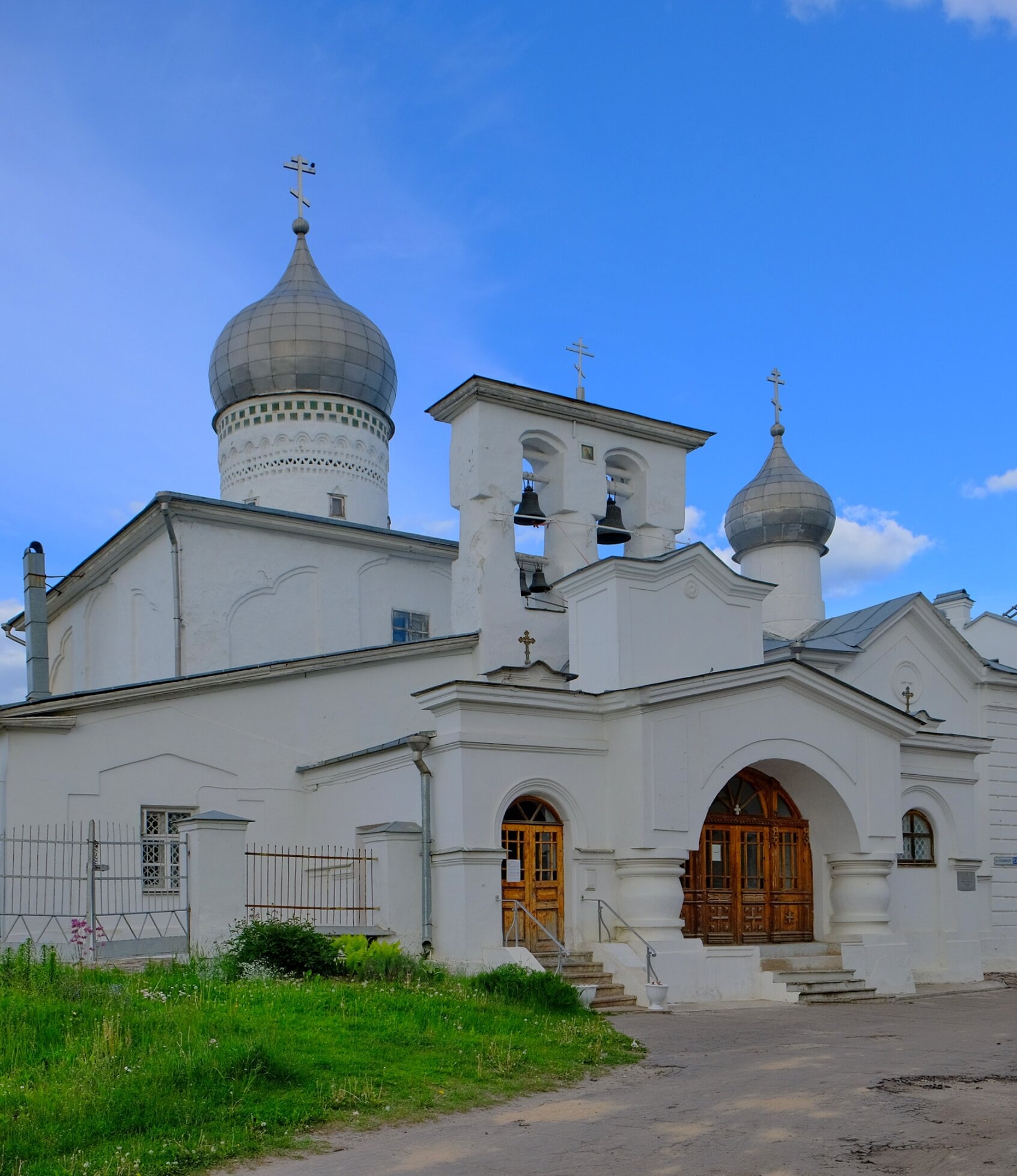 Церковь Варлаама Хутынского на Званице в Пскове