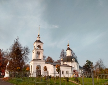 Храм Рождества Пресвятой Богородицы в деревне Селевкино
