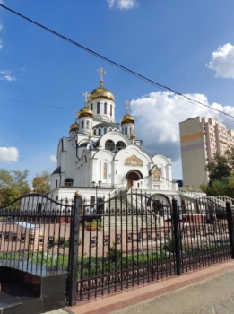 Свято-Троицкий храм в городе Реутов