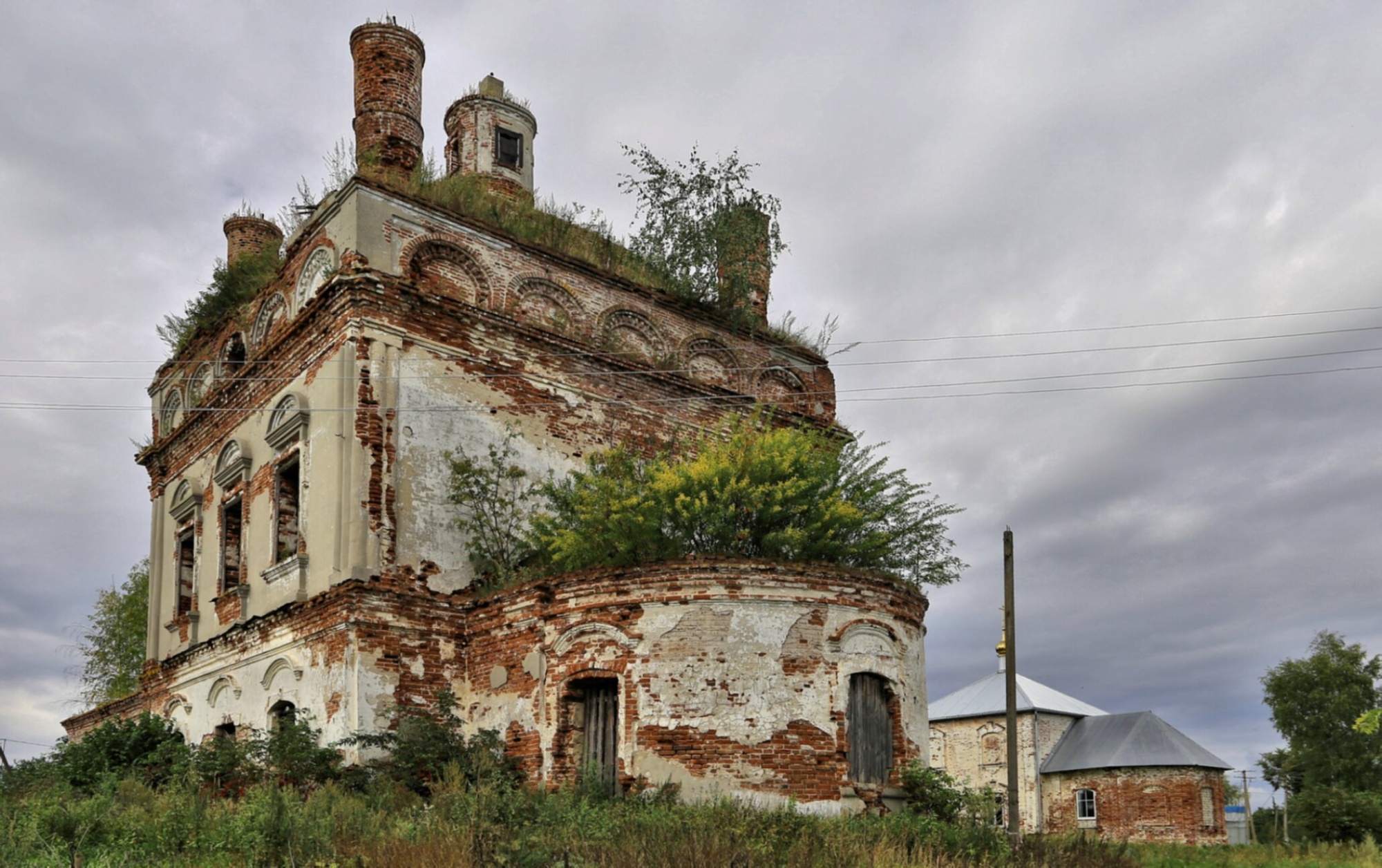 Воскресенская церковь в деревне Зернилово