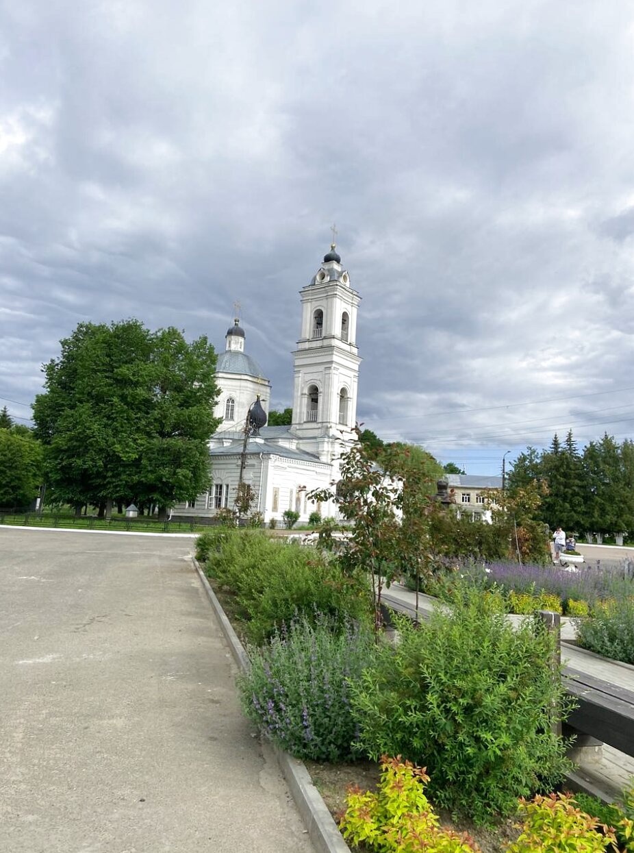 Собор святых апостолов Петра и Павла в Тарусе