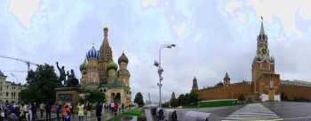 Панорама Красной площади: Храм Василия Блаженного и Спасская башня