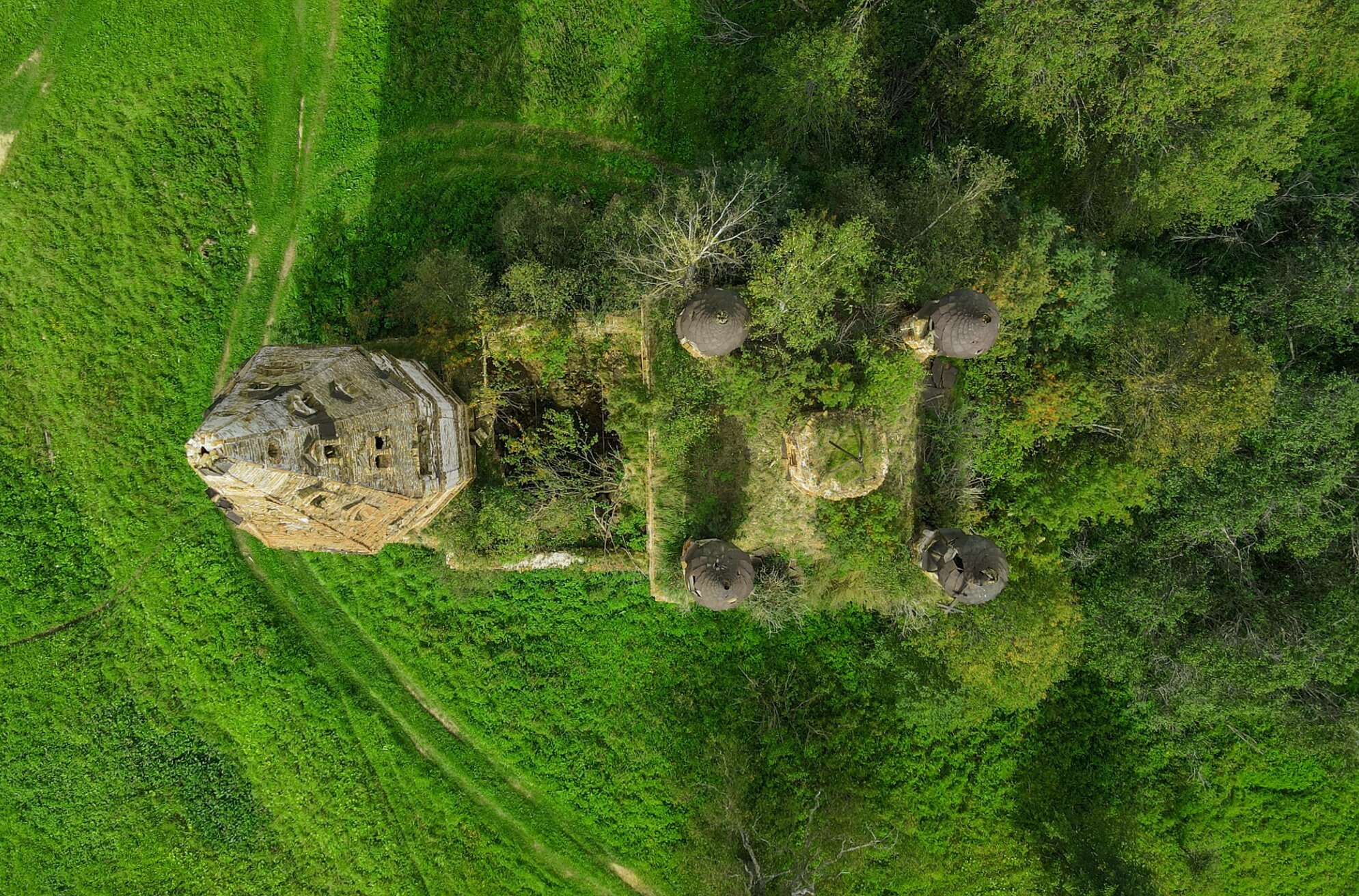 Церковь Чуда Михаила Архангела в Березниках: заброшенный храм с высоты птичьего полета