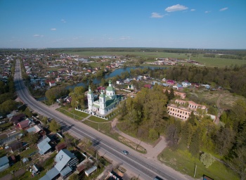Церковь Воскресения Христова в селе Молоди